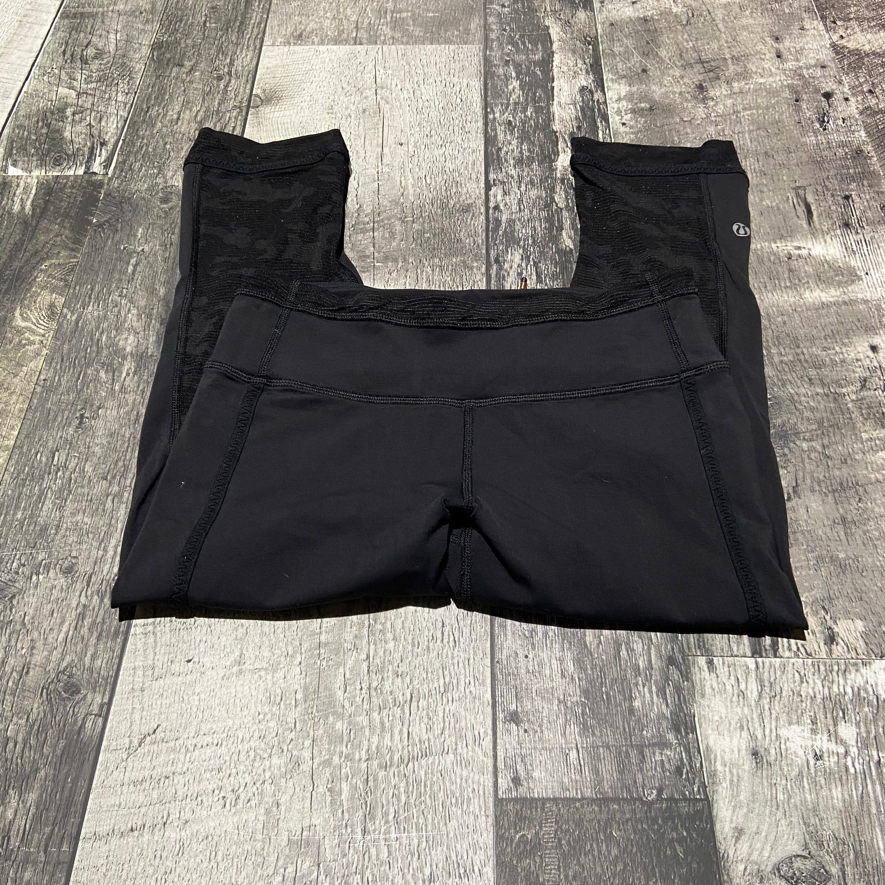 Lululemon black capris - Hers size 4 – thriftopiayyc