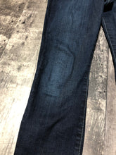 Load image into Gallery viewer, Joe’s dark blue mid rise skinny jeans - Hers size 27
