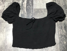 Load image into Gallery viewer, Wilfred black crop top - Hers size M
