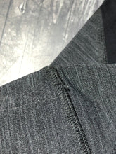 Load image into Gallery viewer, lululemon grey/black capri leggings - Hers size 4
