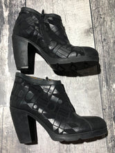 Load image into Gallery viewer, Fly London black bootie heels - Hers size 40
