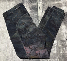 Load image into Gallery viewer, lululemon black/green cropped leggings - Hers size 4
