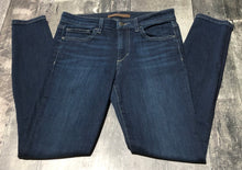 Load image into Gallery viewer, Joe’s dark blue mid rise skinny jeans - Hers size 27
