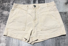 Load image into Gallery viewer, American Eagle cream corduroy high rise shorts - Hers size 4
