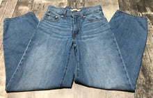 Load image into Gallery viewer, Levi’s blue high rise baggy dad jeans - Hers size 23

