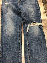 Load image into Gallery viewer, Levi’s blue high rise ripped wedgie jeans - Hers size 26

