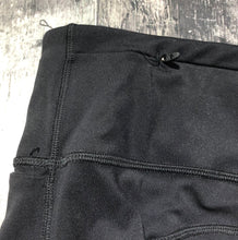 Load image into Gallery viewer, lululemon black leggings - Hers size 2
