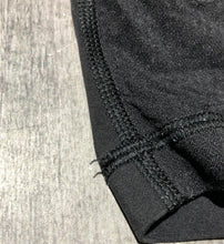 Load image into Gallery viewer, lululemon black/red/purple capri leggings - Hers size 4
