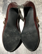 Load image into Gallery viewer, Arnold Churgin red heels - Hers size 6
