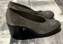 Load image into Gallery viewer, Fly London silver heels - Hers size 37
