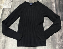Load image into Gallery viewer, GAP black long sleeve - Hers size XS
