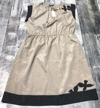 Load image into Gallery viewer, Banana Republic gold/black dress - Hers size 4
