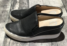 Load image into Gallery viewer, Wishbone black/silver slip on wedge - Hers size 6
