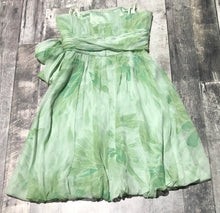 Load image into Gallery viewer, BCBG green strapless dress - Hers size 6
