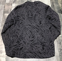 Load image into Gallery viewer, Talula black/dark grey cardigan - Hers size 6
