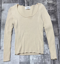 Load image into Gallery viewer, Rolla’s cream long sleeve - Hers size M

