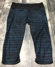 Load image into Gallery viewer, lululemon black/blue capri leggings - Hers size 8
