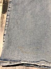 Load image into Gallery viewer, Silver Jean Co blue high rise jeans - Hers size 24
