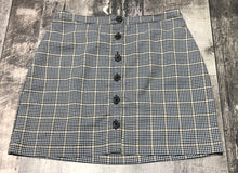 Load image into Gallery viewer, Abercrombie &amp; Fitch blue/white/black/yellow mini skirt - Hers size M
