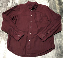 Load image into Gallery viewer, American Eagle burgundy button up - His size M
