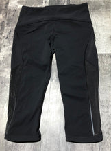 Load image into Gallery viewer, lululemon black crop leggings - Hers size 4
