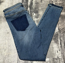 Load image into Gallery viewer, Hollister blue high rise jeans - Hers size 26
