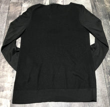 Load image into Gallery viewer, Banana Republic black long sleeve top  - Hers size M
