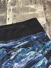 Load image into Gallery viewer, lululemon black/blue shorts - Hers size 6
