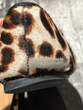 Load image into Gallery viewer, Tory Burch cream/brown animal print flats - Hers size 9
