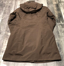Load image into Gallery viewer, The North Face brown winter coat - Hers size M
