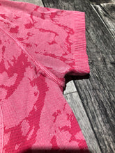 Load image into Gallery viewer, lululemon pink athletic tshirt - Hers size 8
