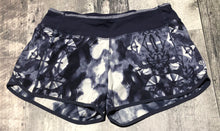 Load image into Gallery viewer, lululemon navy/white athletic shorts - Hers size 6
