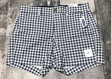 Load image into Gallery viewer, Old Navy white/navy mid rise shorts - Hers size 6
