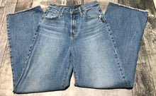 Load image into Gallery viewer, Silver Jeans blue high rise straight leg jeans - Hers size 25
