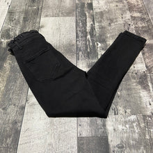 Load image into Gallery viewer, Black Label black pants - Hers size 28
