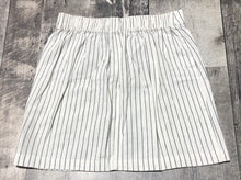Load image into Gallery viewer, Joe Fresh white/black skirt - Hers size S
