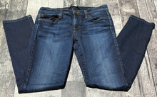 Load image into Gallery viewer, Joes blue low rise jeans - Hers size 28
