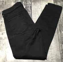 Load image into Gallery viewer, 7 for all mankind black high rise skinny pants - Hers size 28
