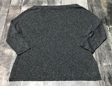 Load image into Gallery viewer, Babaton grey 3/4 sleeve blouse - Hers size S
