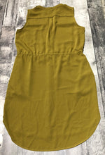 Load image into Gallery viewer, H&amp;M green dress - Hers size 6
