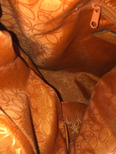 Load image into Gallery viewer, Fossil orange medium purse
