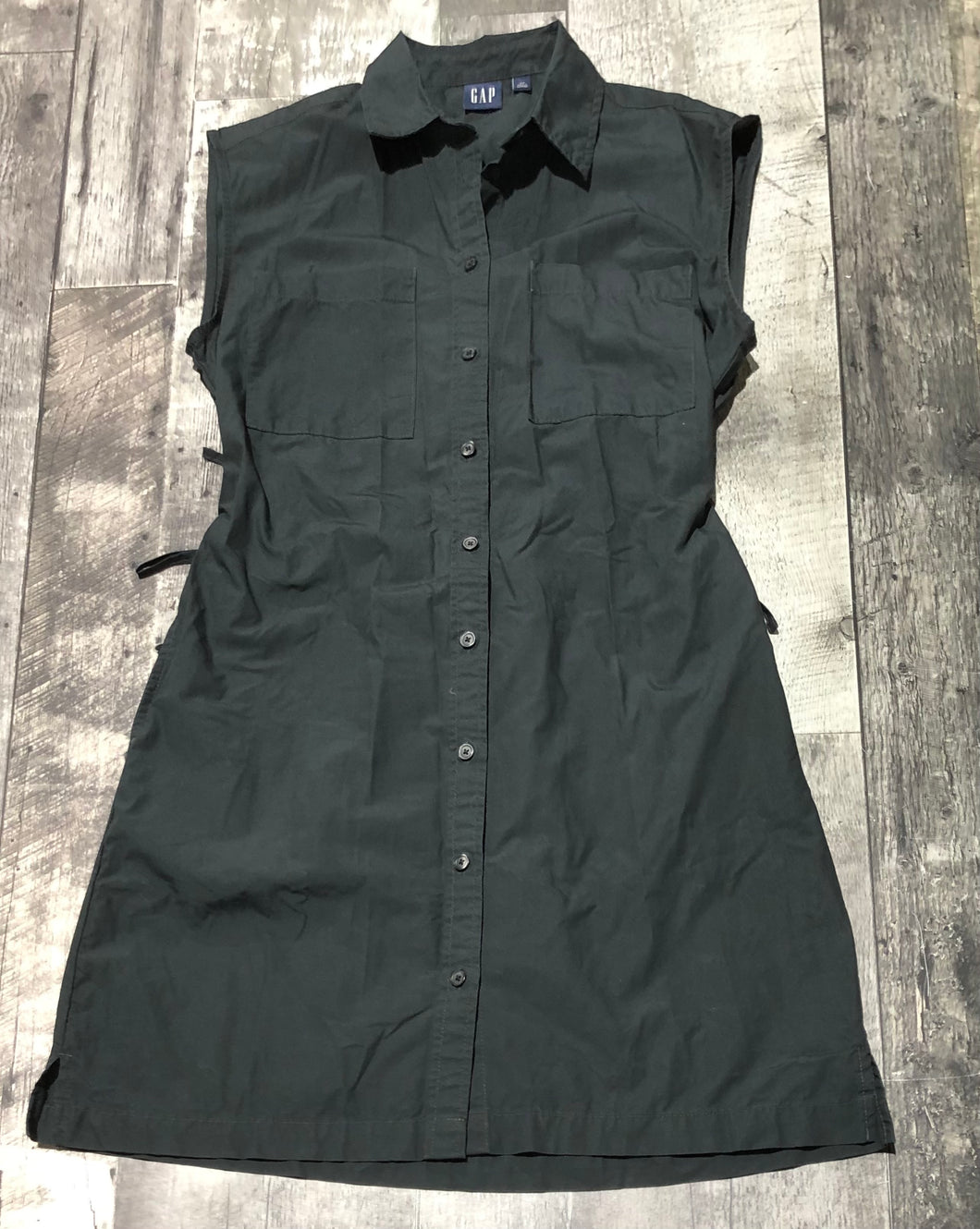 GAP black dress - Hers size S