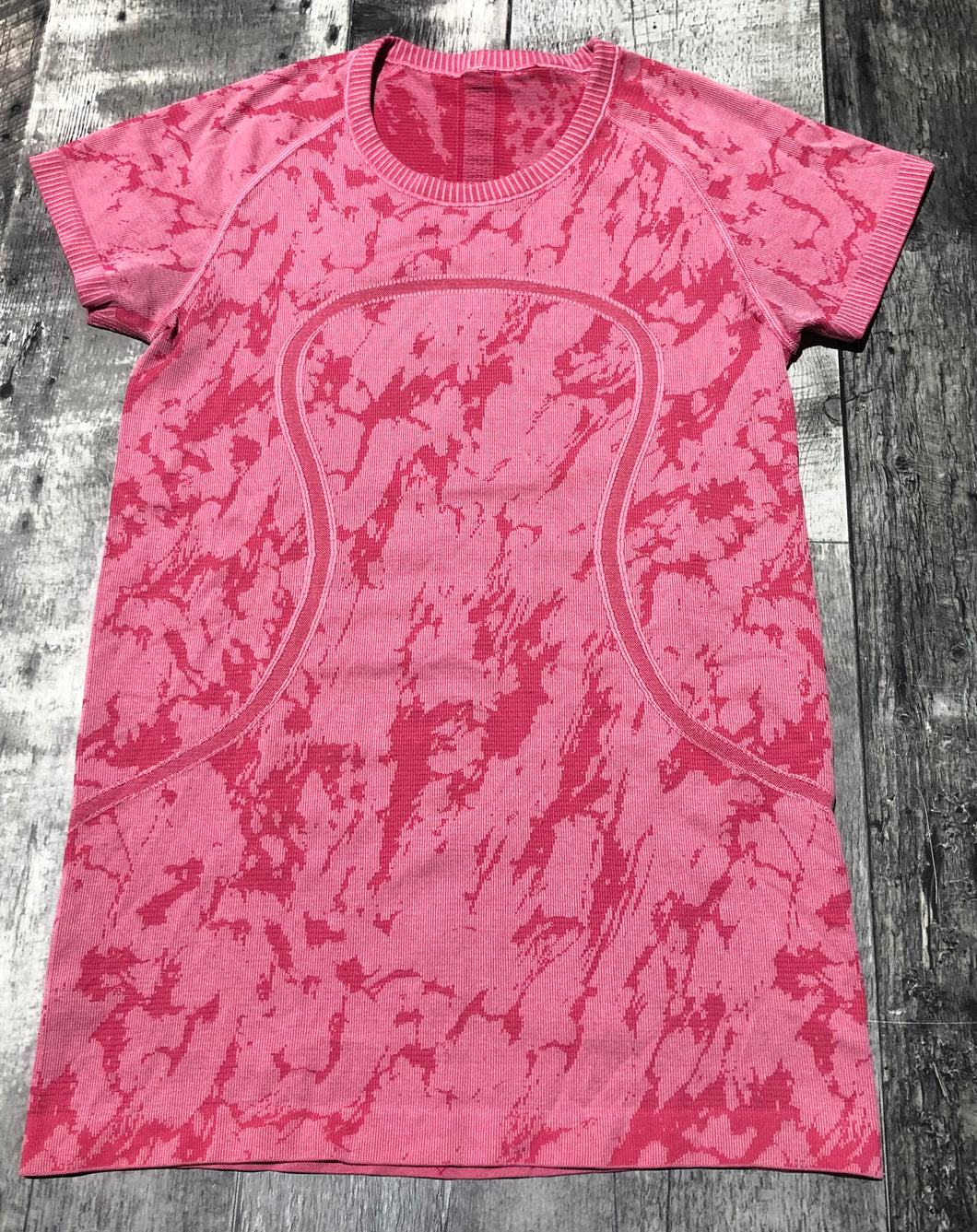 lululemon pink athletic tshirt - Hers size 8