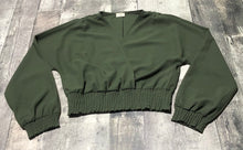Load image into Gallery viewer, Wilfred dark green crop long sleeve blouse - Hers size XS
