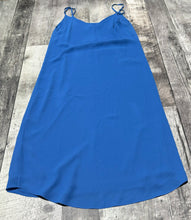 Load image into Gallery viewer, Babaton blue dress - Hers size XS

