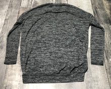 Load image into Gallery viewer, Wilfred Free grey long sleeve sweater - Hers size XXS
