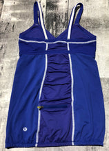 Load image into Gallery viewer, lululemon blue/white tank top - Hers size 6
