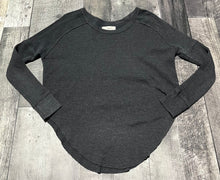 Load image into Gallery viewer, TNA grey long sleeve - Hers size XXS
