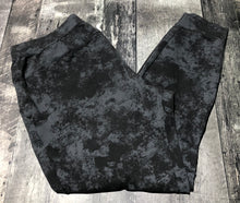 Load image into Gallery viewer, lululemon black/grey sweater pants - His size XL
