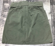 Load image into Gallery viewer, Joe’s green skirt - Hers size 29
